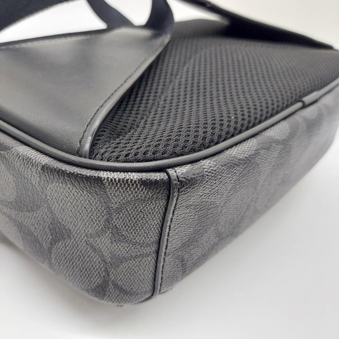 美品　COACH ボディバッグ　ウエストバッグ　シグネチャー　メンズ