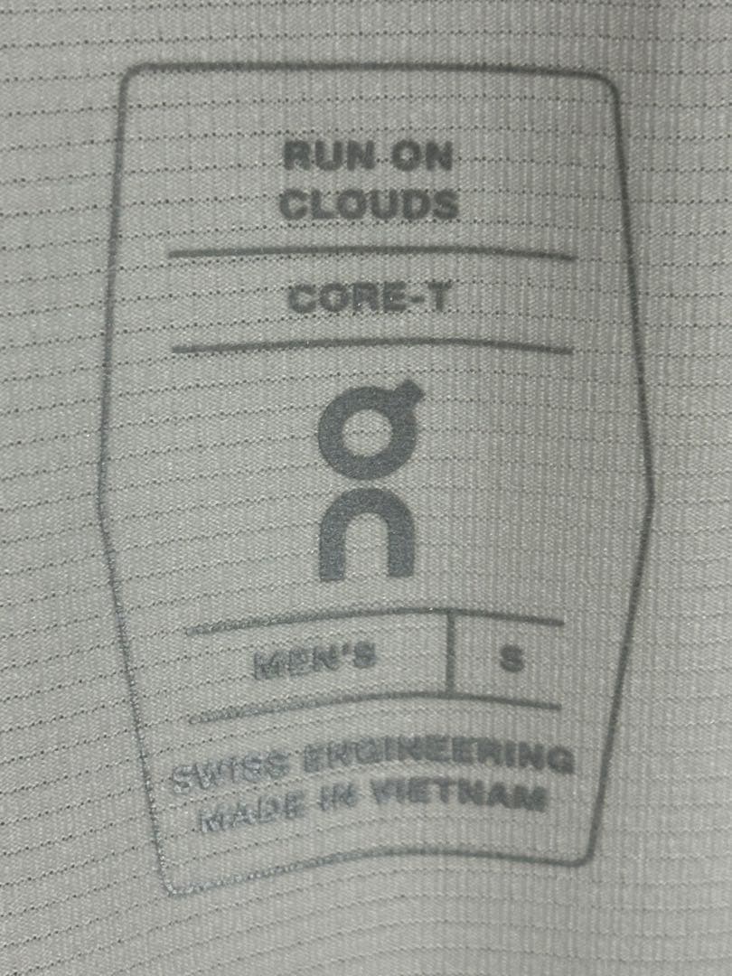 ウォーキング・ランニングウェア On Core T