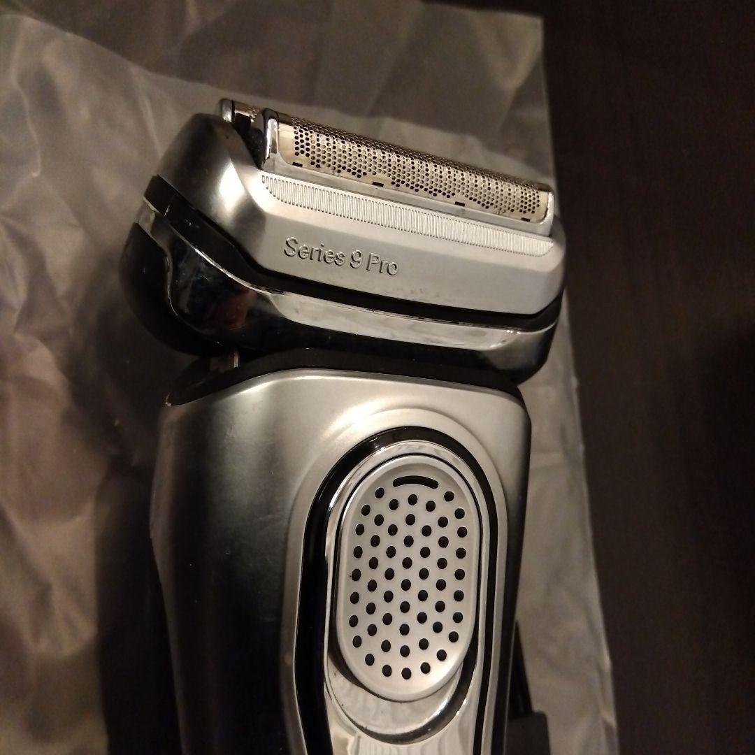BRAUN シリーズ９ 電気シェーバー本体+充電ケーブル+ケース+ブラシ