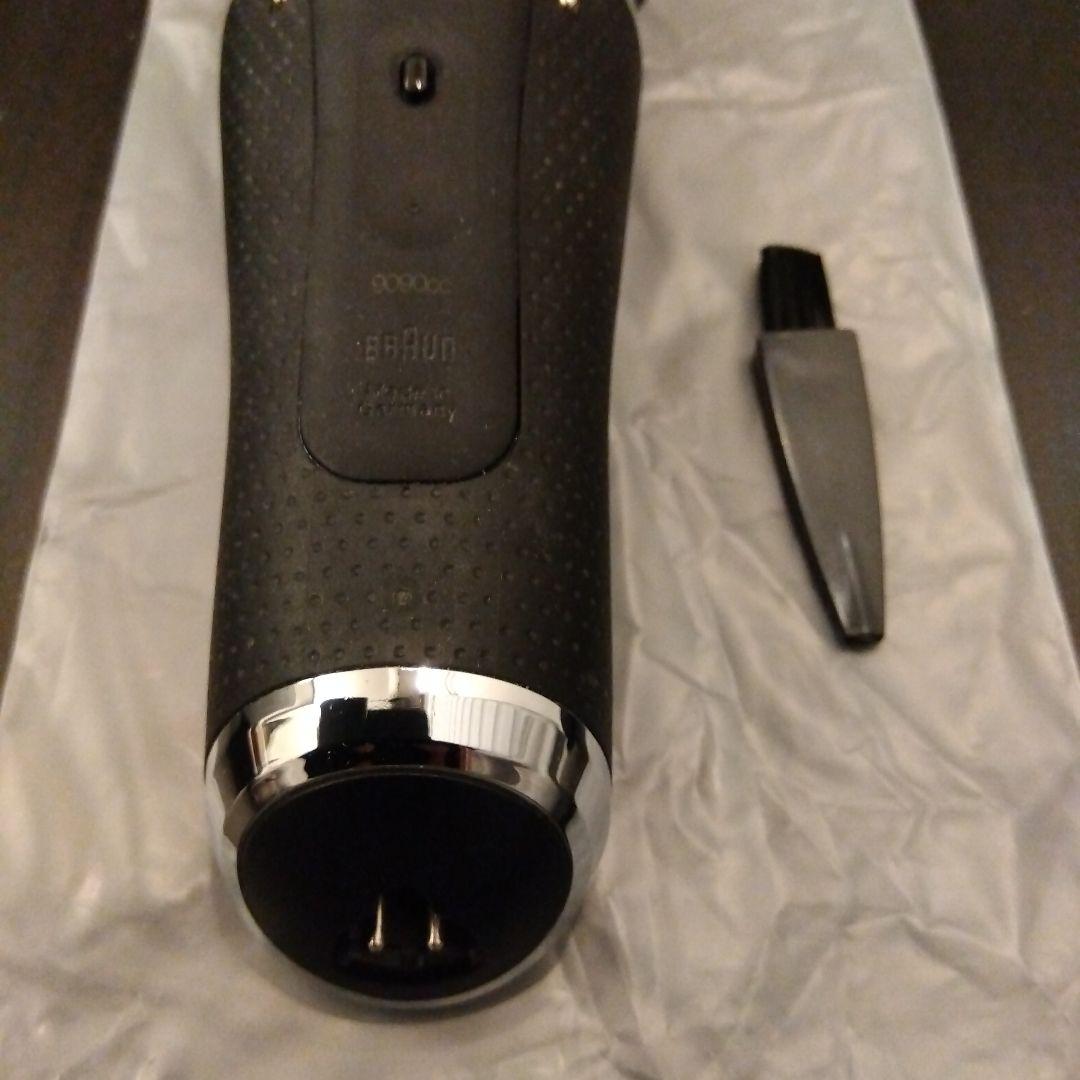 BRAUN シリーズ９ 電気シェーバー本体+充電ケーブル+ケース+ブラシ
