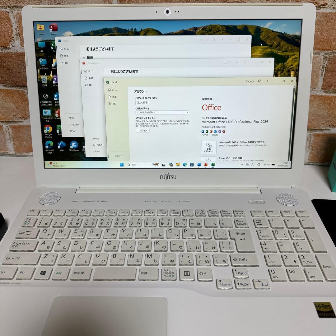 美品富士通ノートPC Core i7 SSD メモリ8GB Win11オフィス付