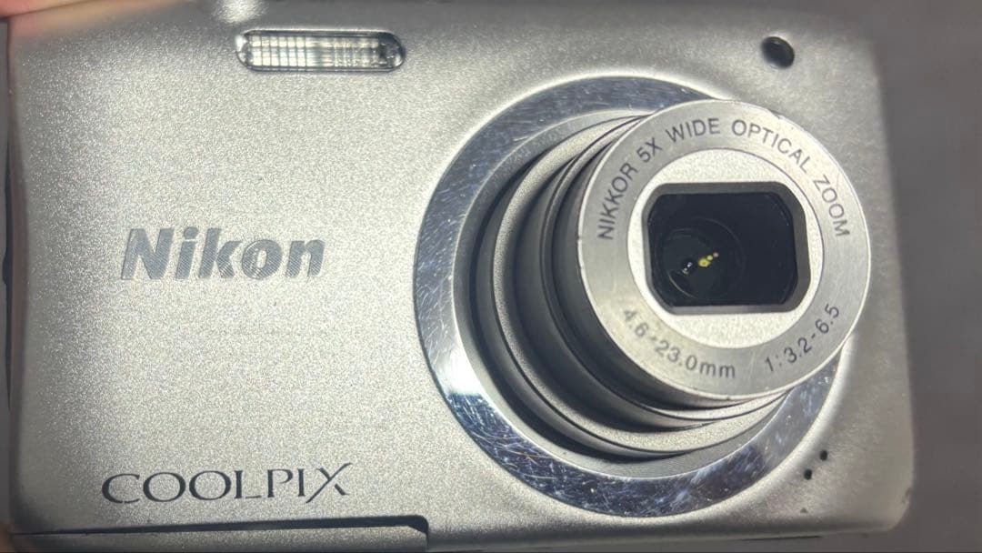 Nikon COOLPIX A100シルバー　コンパクトデジタルカメラ