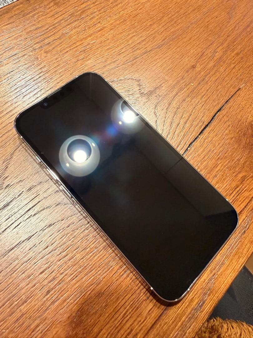 ZAHRA AMELIA　iPhone13pro 本体　SIMフリー