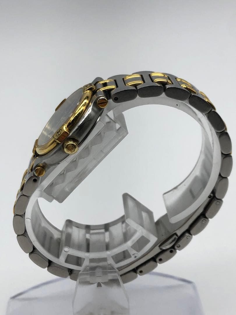 GUCCI グッチ　アナログ腕時計 シルバー　ゴールド　レディース　３針