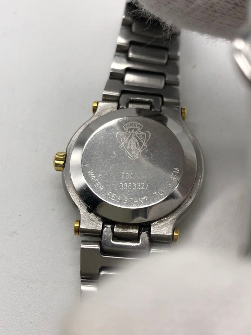 GUCCI グッチ　アナログ腕時計 シルバー　ゴールド　レディース　３針