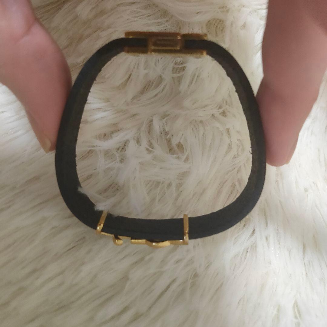 サンローラン　オピウム　レザーブレスレット　YSLロゴ　ゴールド金具　マグネット