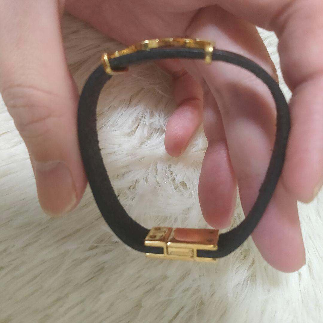 サンローラン　オピウム　レザーブレスレット　YSLロゴ　ゴールド金具　マグネット