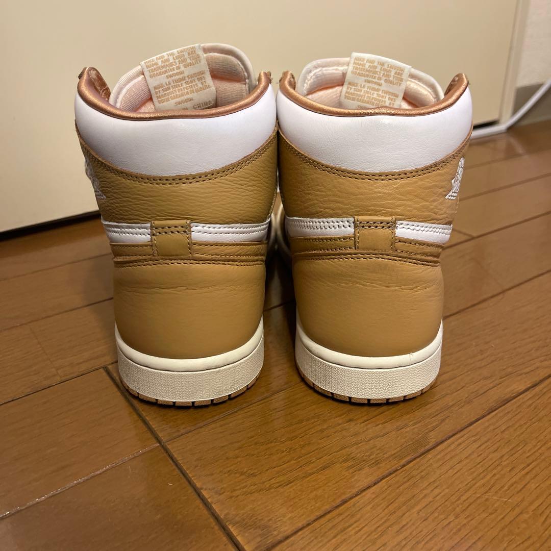 【ナイキ　ジョーダン】ハイカットスニーカー プラリネ ベージュ/ホワイト