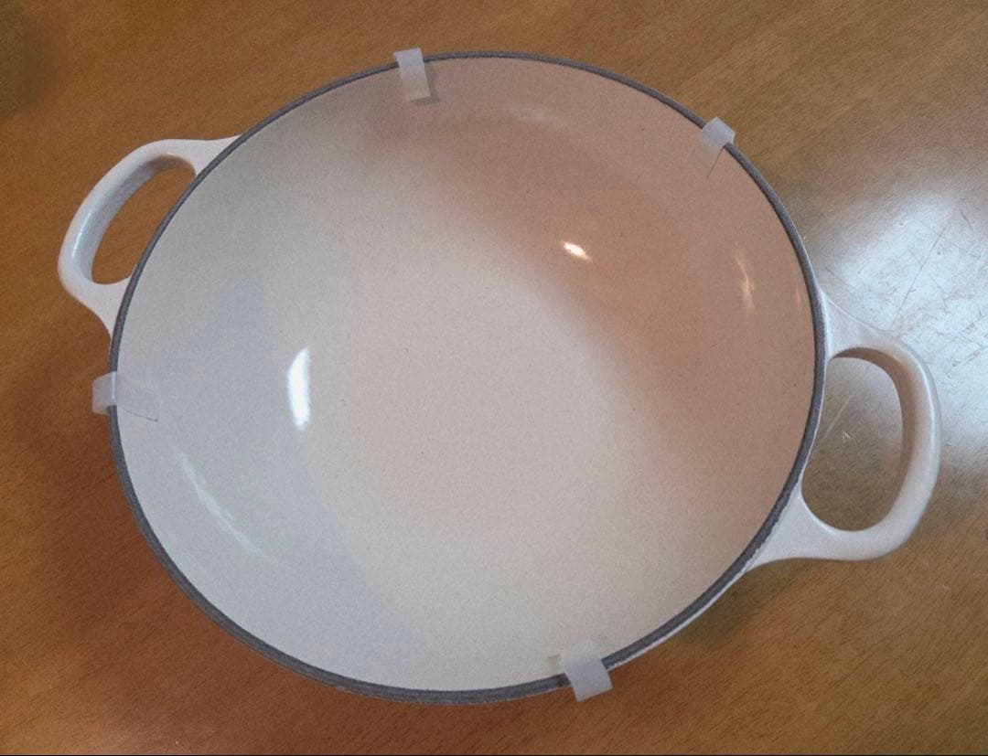 ルクルーゼ シグニチャー　マルミット 22cm フラワーレリーフ　新品