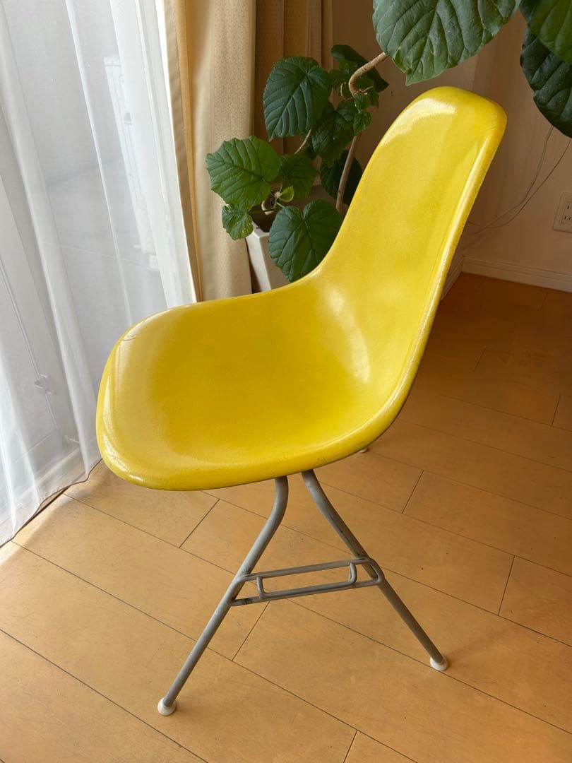 Herman Miller イエローチェア