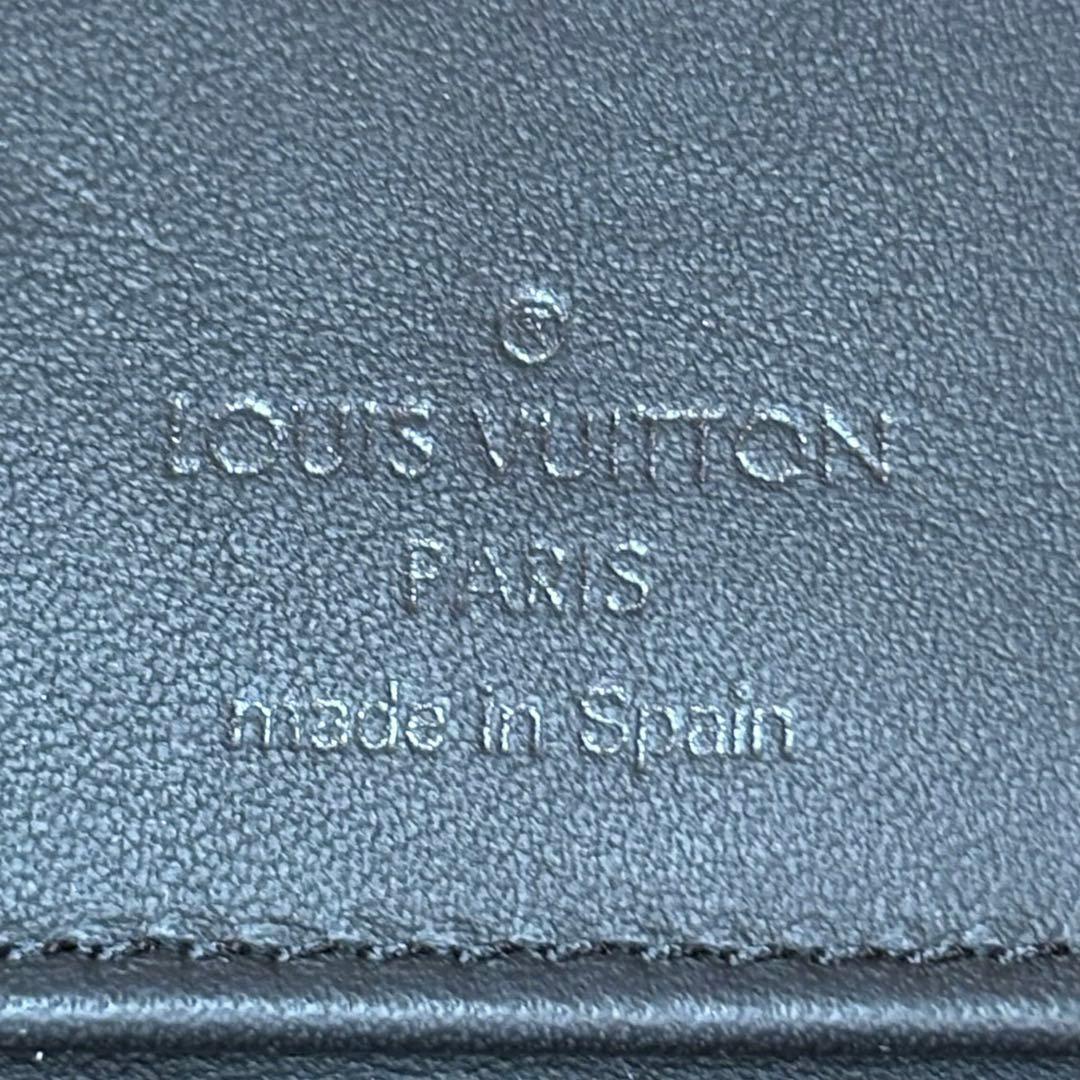 ルイヴィトン　トリヨンアンプラントヴェルティカル　ジッピーウォレットM69047