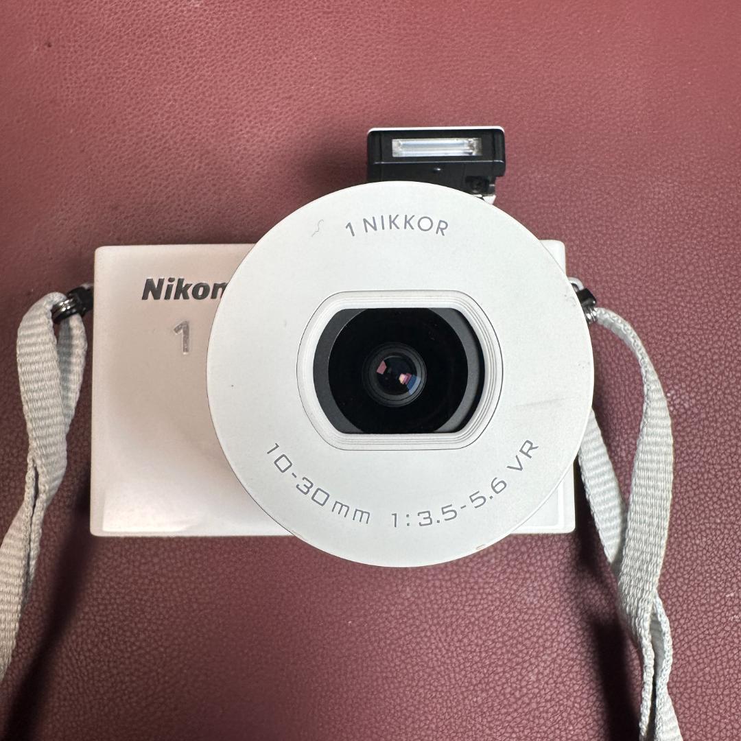美品】Nikon 1 J4 ホワイト ボティ＋標準レンズセット SD16GB付