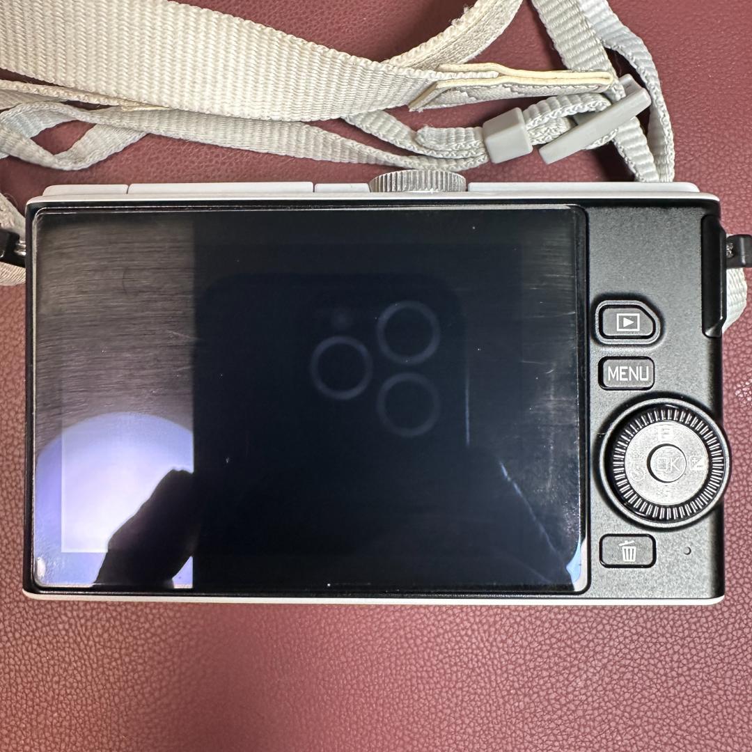 美品】Nikon 1 J4 ホワイト ボティ＋標準レンズセット SD16GB付