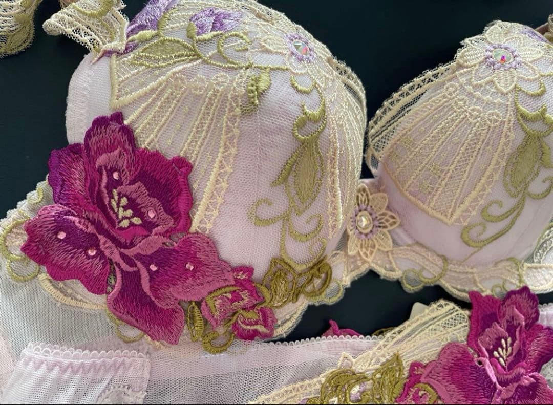 サルート D75/Lノーマル,Mソング オーラ 大女優 84G PU