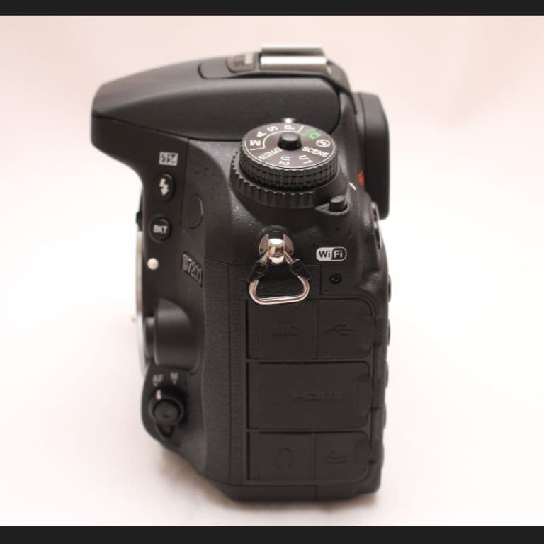 新品級!!ショット極少♪ニコン Nikon D7200 ボディ＃194
