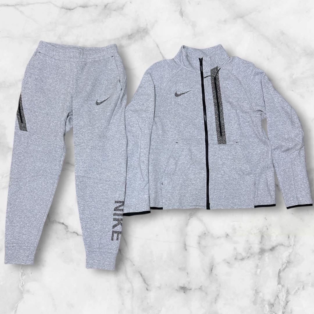 【美品】Nike テックフリース　セットアップ　上下セット グレー