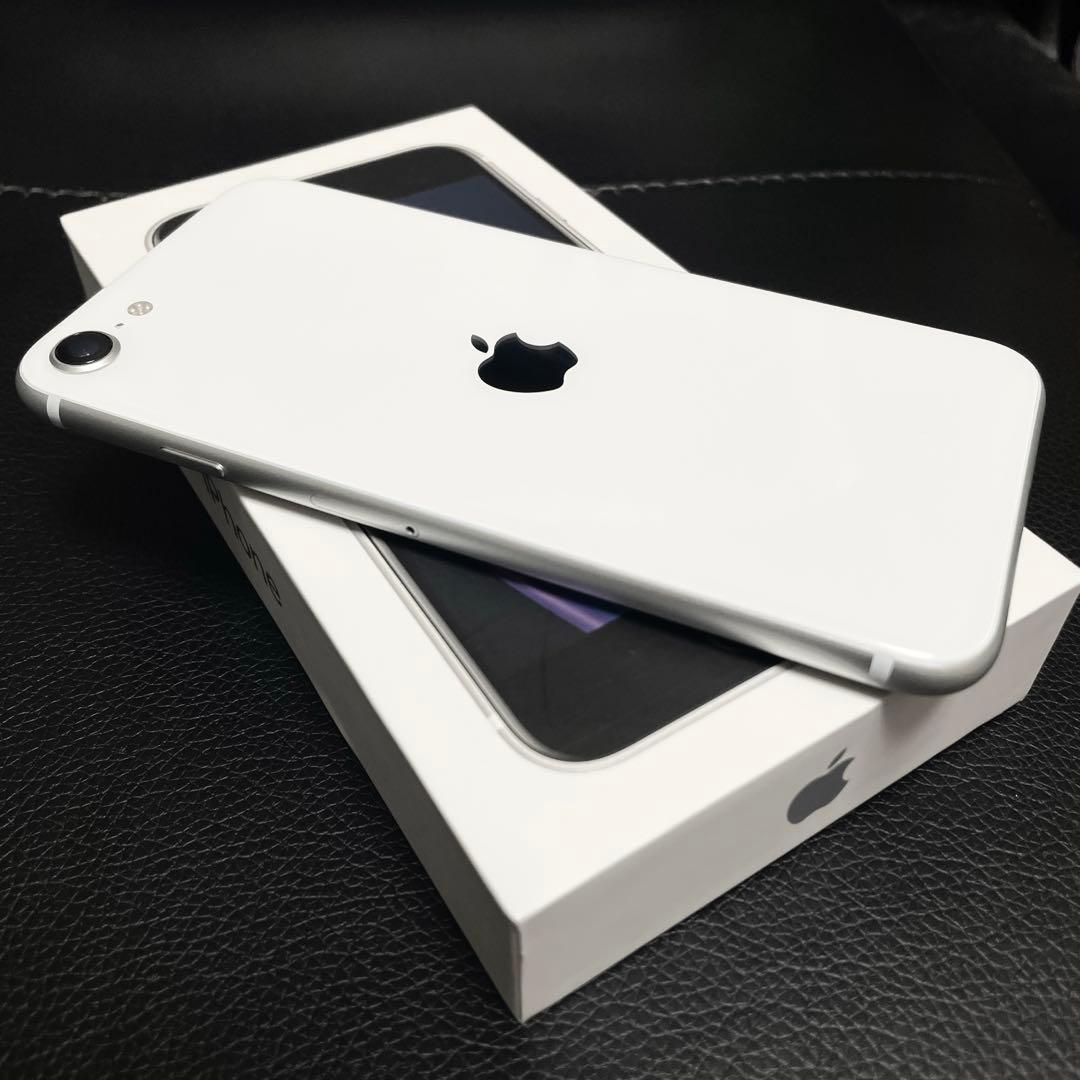 iPhoneSE2 64GB Docomo 美品 ホワイト