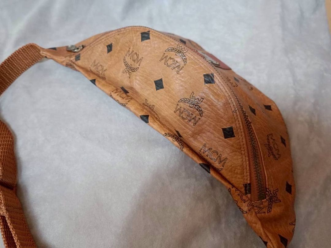 MCM ボディバッグ ブラウン