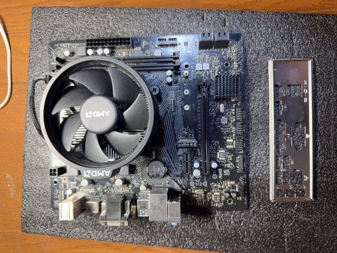 マザーボード ASRock A520M +CPU RYZEN 5 3500