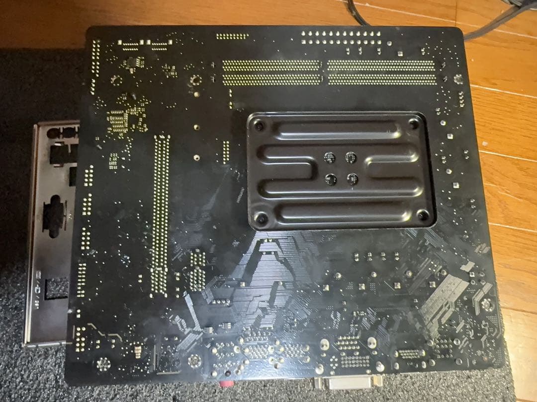 マザーボード ASRock A520M +CPU RYZEN 5 3500