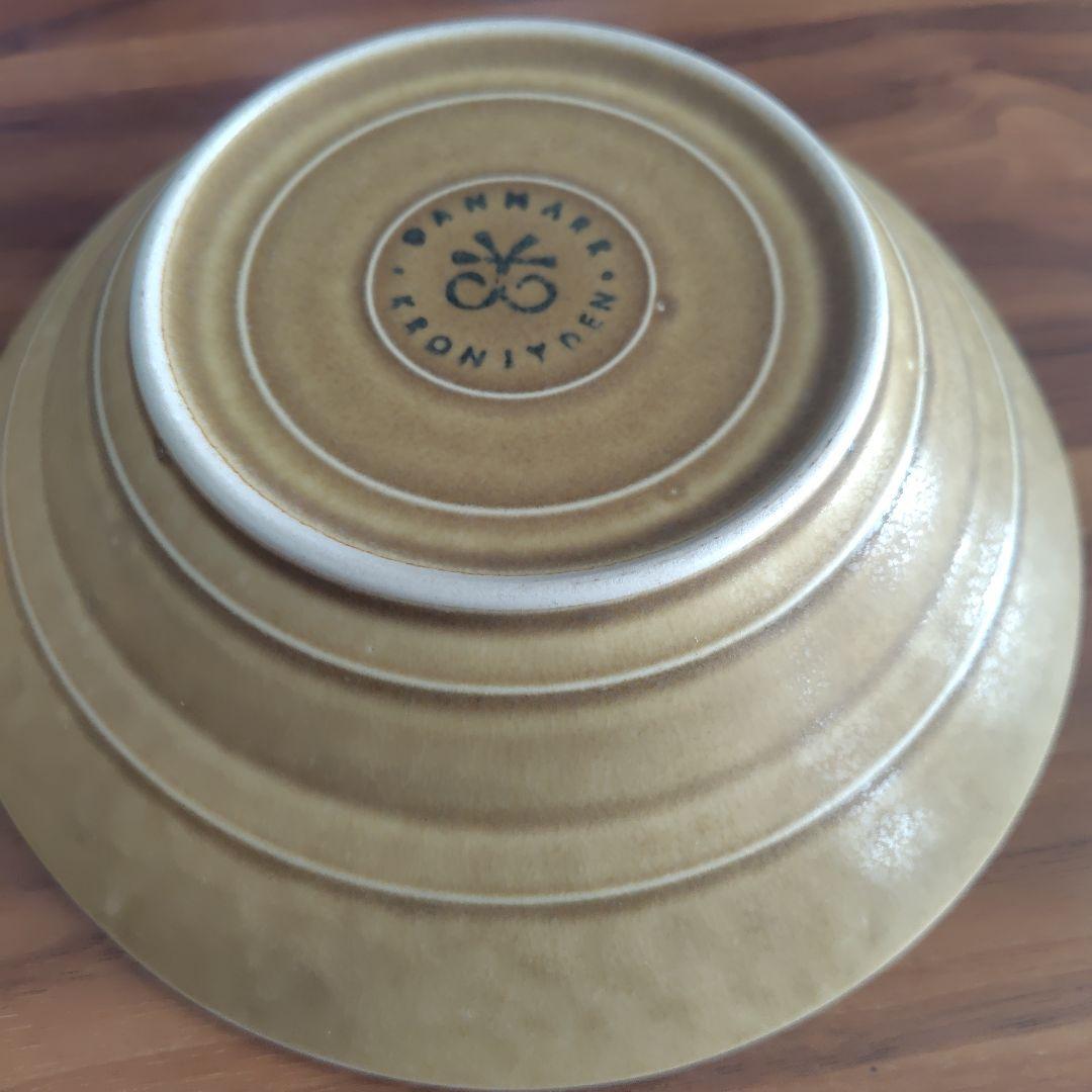 クイストゴー　レリーフ　深皿　4枚