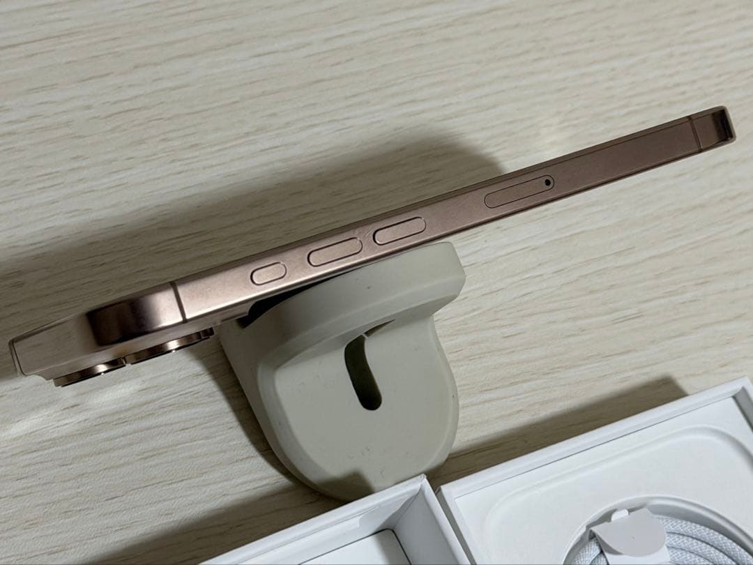 【美品】iPhone 16pro デザートチタニウム128GB