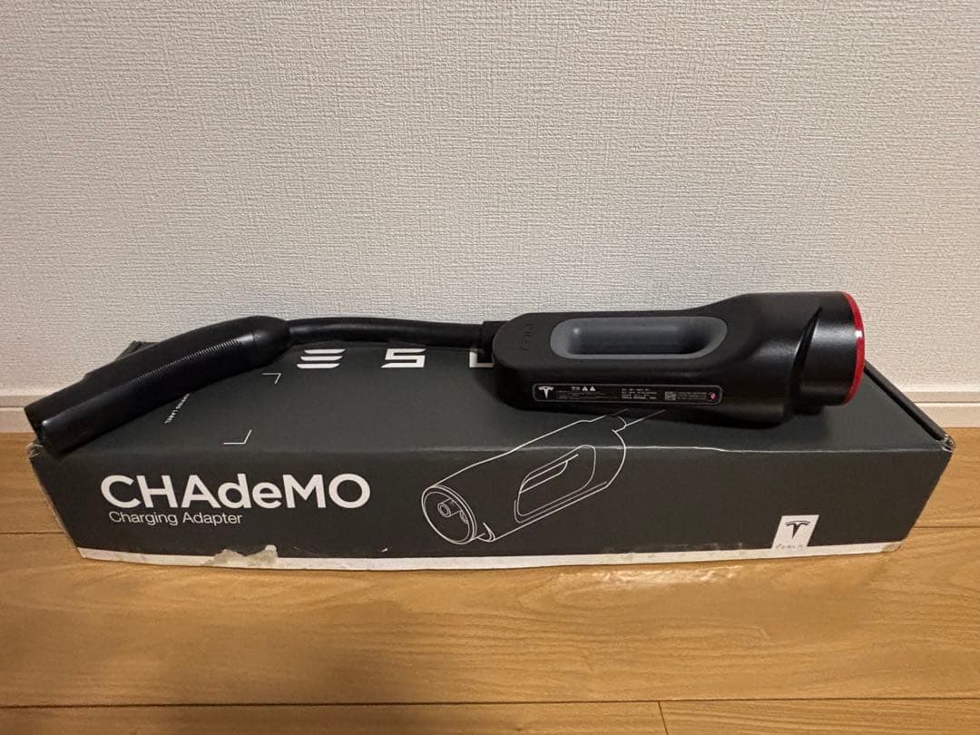 テスラ チャデモアダプター 純正品 Tesla CHAdeMO 日本製