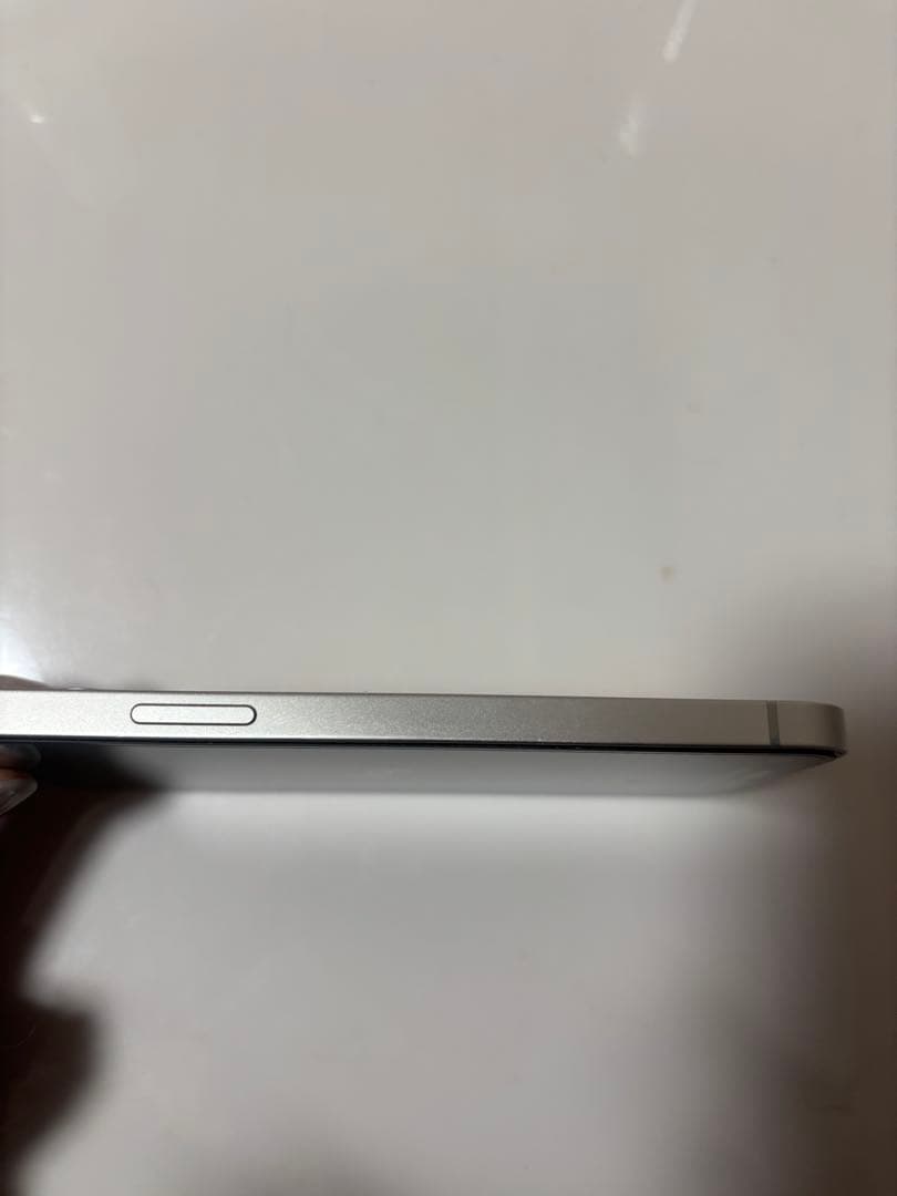 Apple iPhone 12 本体 SIMフリー　箱/充電ケーブル付き