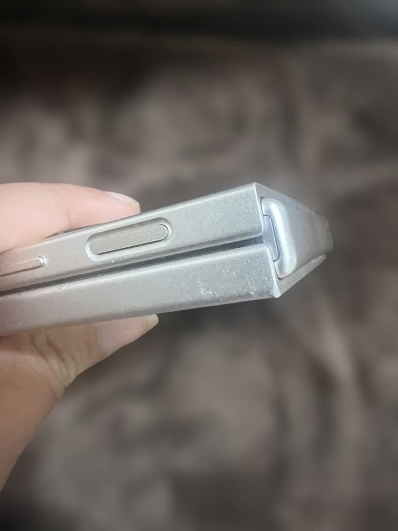 ZTE リベロ フリップ ゴールド 折りたたみ式スマートフォン