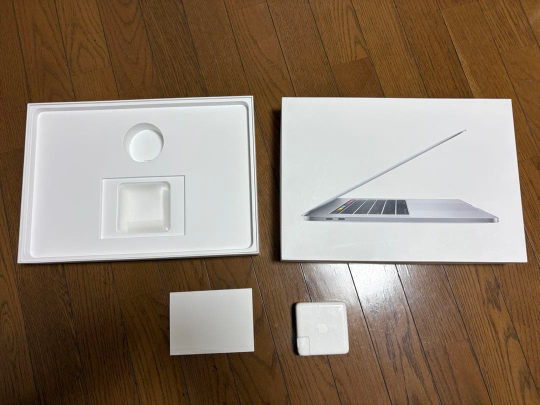 Apple MacBookPro 2018 15インチi7/16GB/512GB