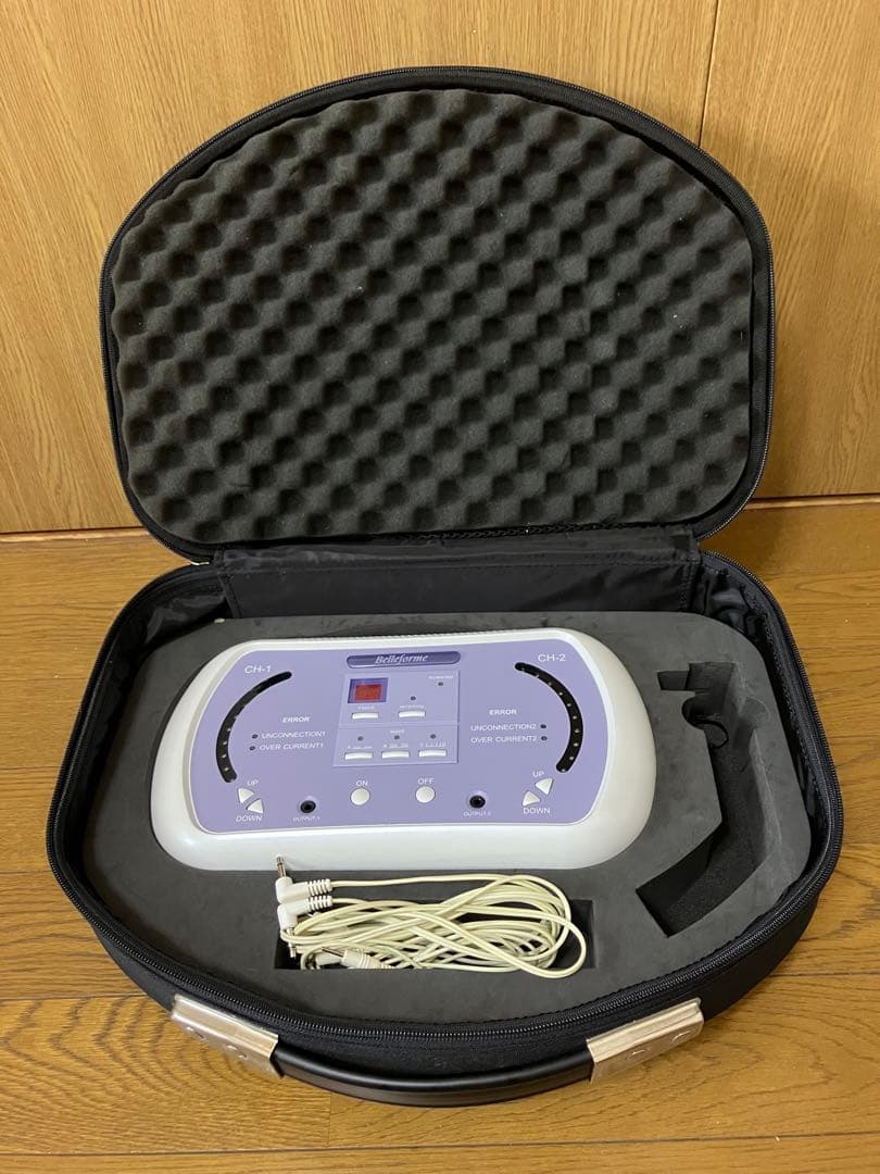 スリムビューティーハウスのボディケア機器 デジタル表示 ハードケース付き