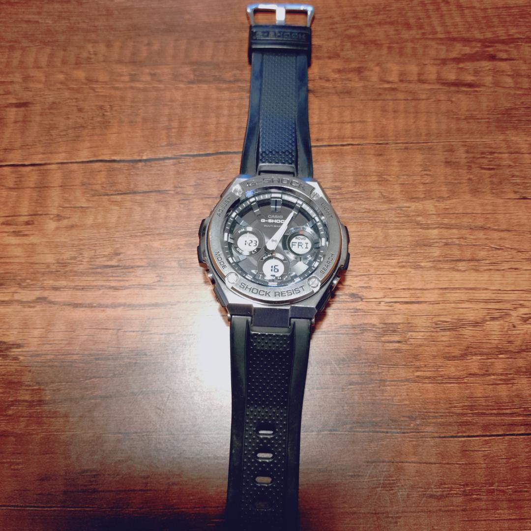 腕時計CASIOタフソーラーG‐SHOCK.GST‐W110