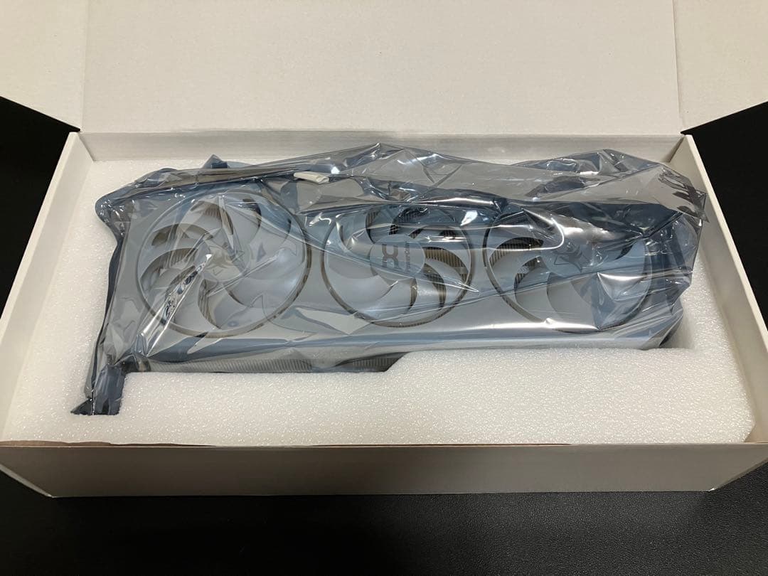 PowerColor Radeon RX 9070XT 白Hellhound