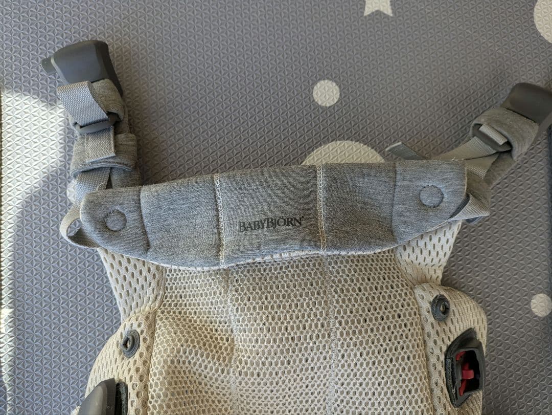 (値下げ)BabyBjorn 抱っこ紐 ベビージョルン ハーモニー クリーム 白