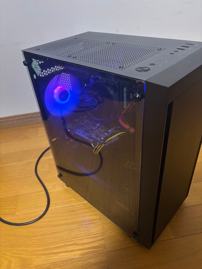 ふわっと光る自作ゲーミングPC！新品ケース、新品SSDで快適！
