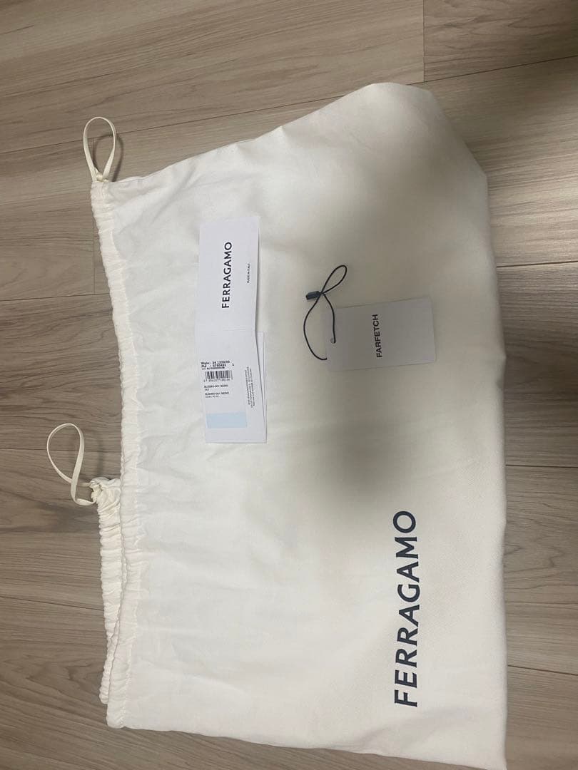 3*s様 (最終値下げ)Ferragamo レザートートバッグ