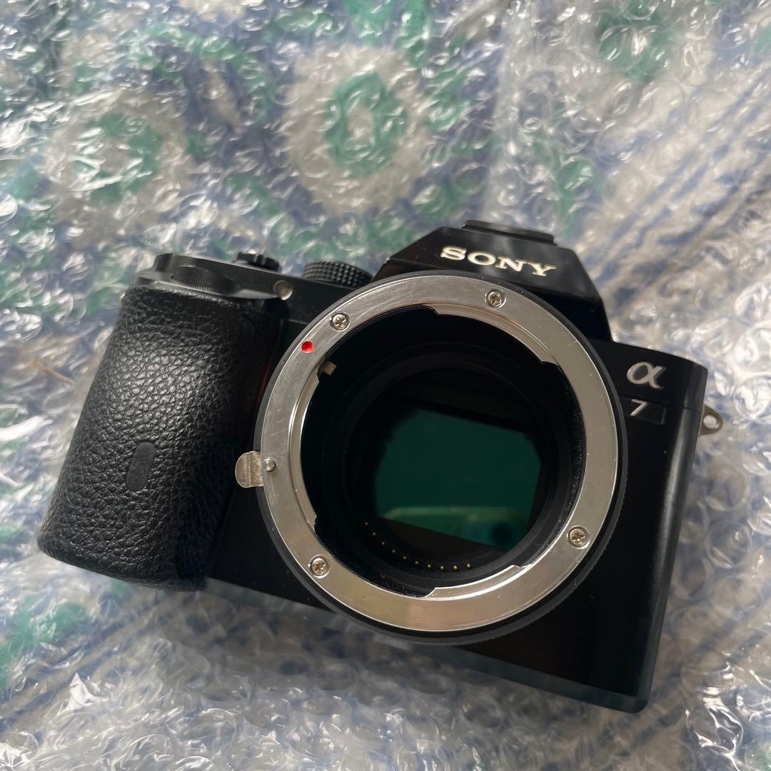sony α7 ILCE-7 ミラーレス　デジタル一眼レフカメラ　アダプター付き