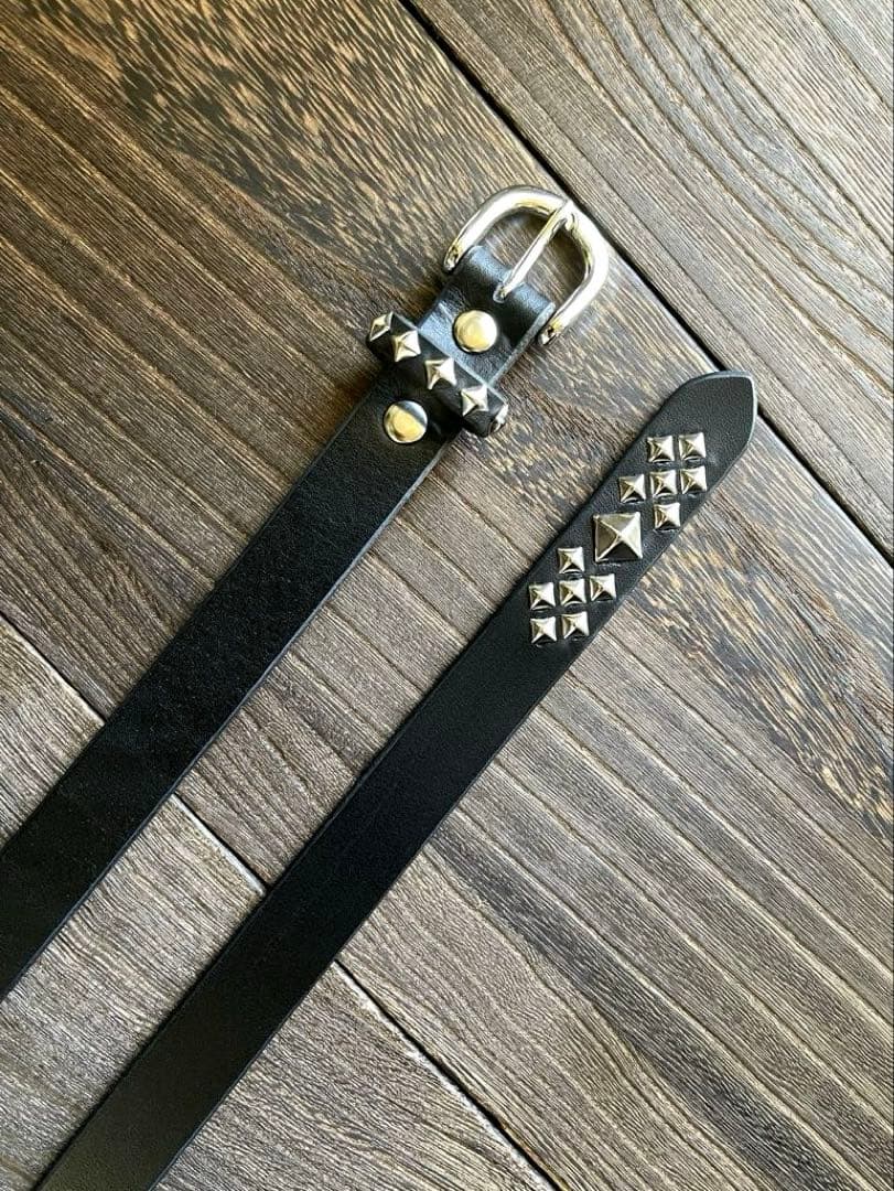 スタッズナローロングベルト　シルバー　牛ヌメ　サルカンスタッズHTC CALEE