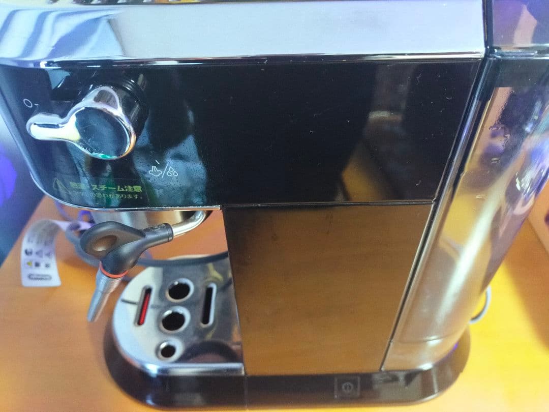 h*4様 DeLonghi エスプレッソマシン デディカ　ブラック