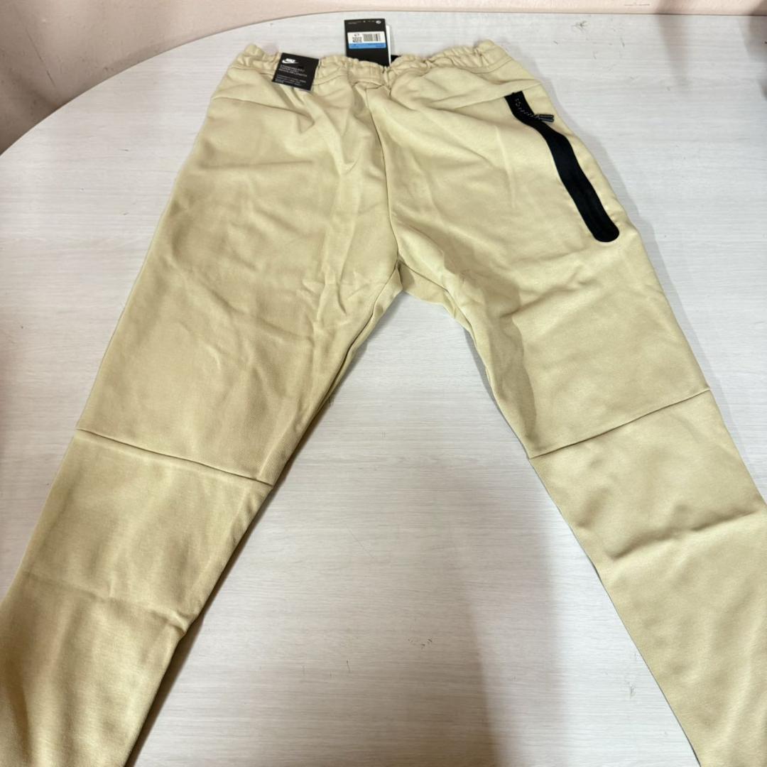 NIKE ライトカーキ×ホワイト セットアップ Mサイズ