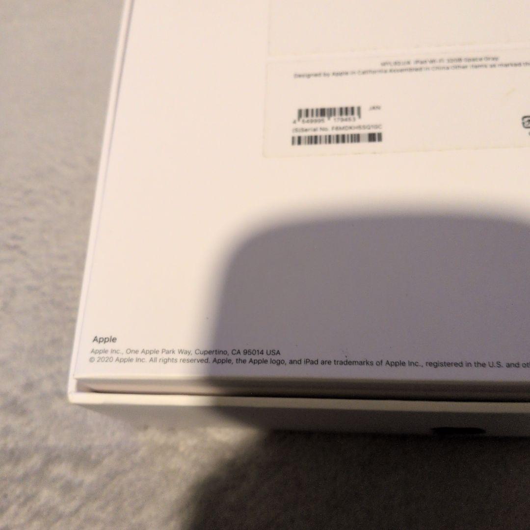 iPad 本体 ブラック WiFi　8世代 32G　ほぼ未使用