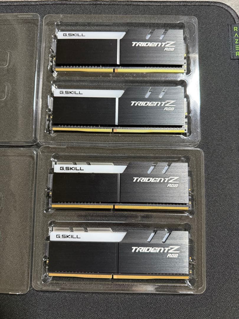 メモリー G.SKILL TRIDENT Z RGB 32GB (8GBx4) DDR4