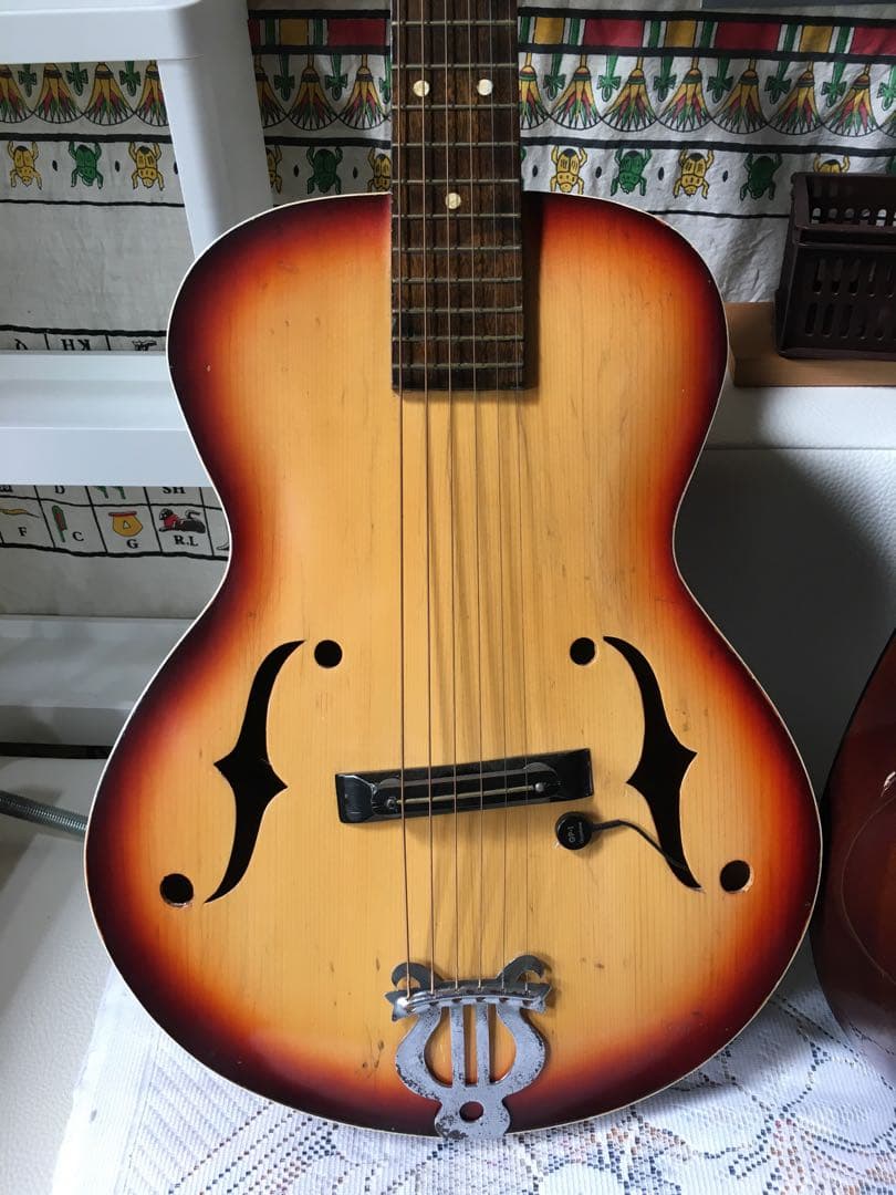 パーラーサイズピックギター木曽鈴木　アーチトップ　pu付き