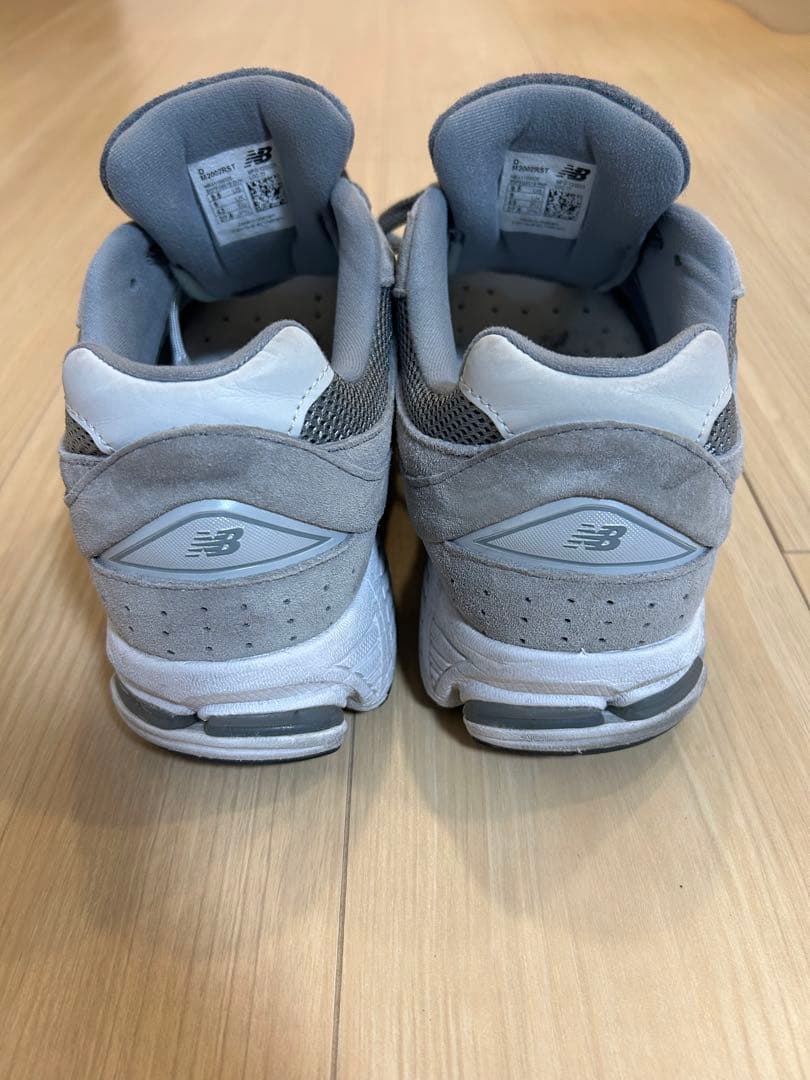 New Balance 2002R グレー