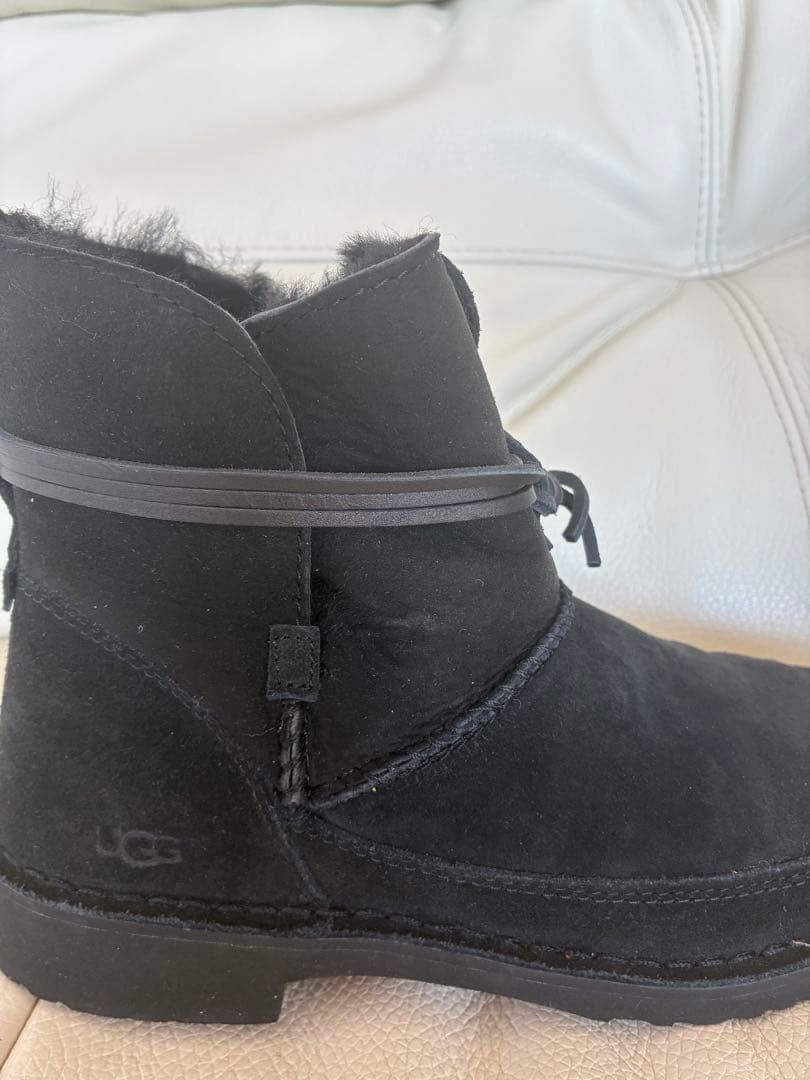新品未使用！UGG ブラック ムートンブーツ　黒　24cm