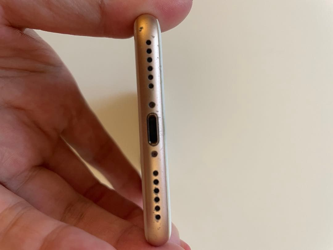 iphone 8 64GB 本体