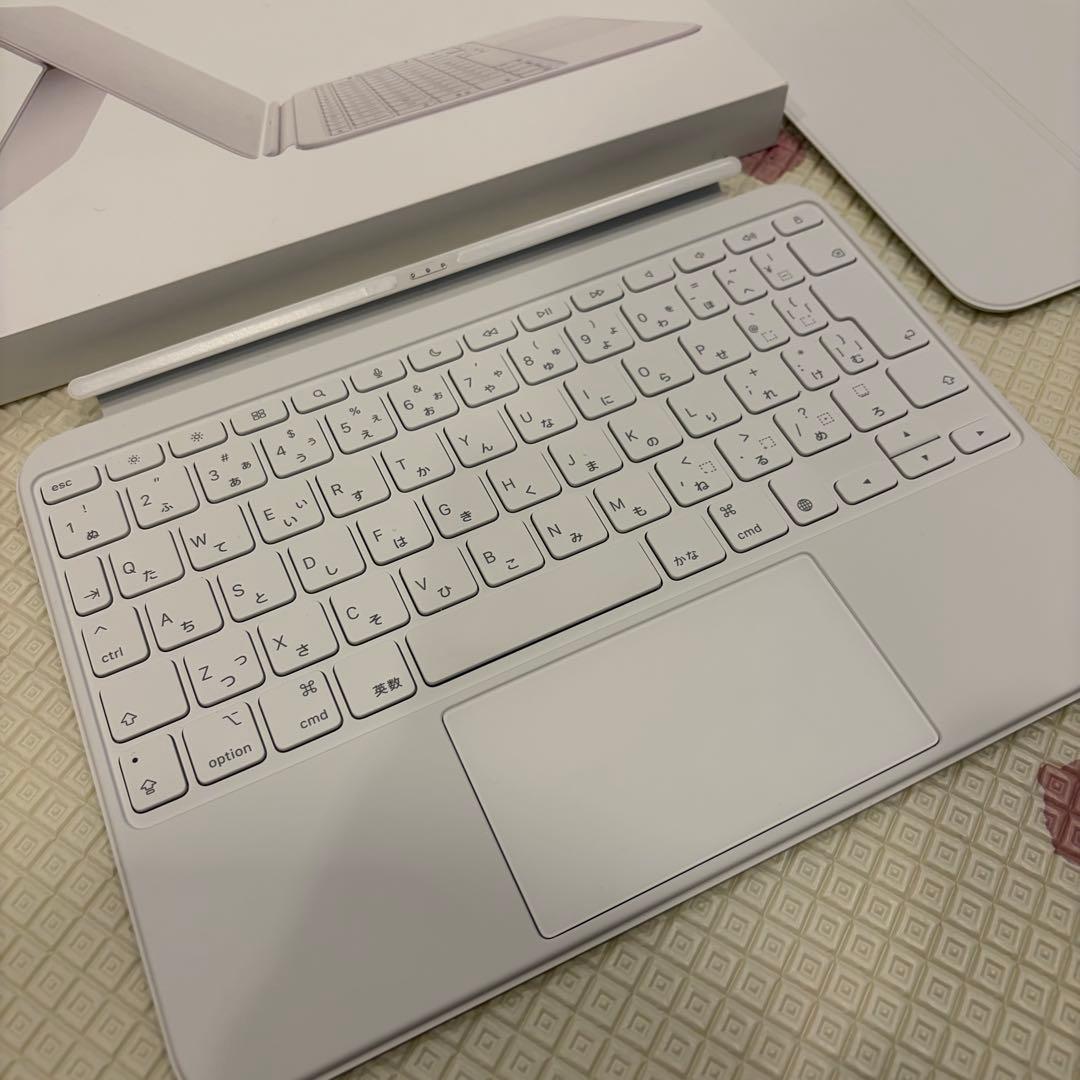 ひ*り様 iPad Magic Keyboard folio 第10世代対応