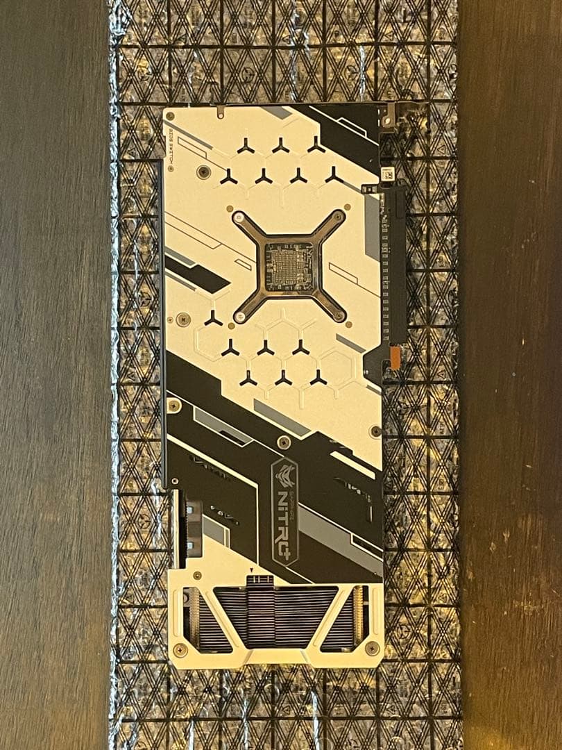 Sapphire NITRO+ Radeon RX 5700 XT おまけ付き