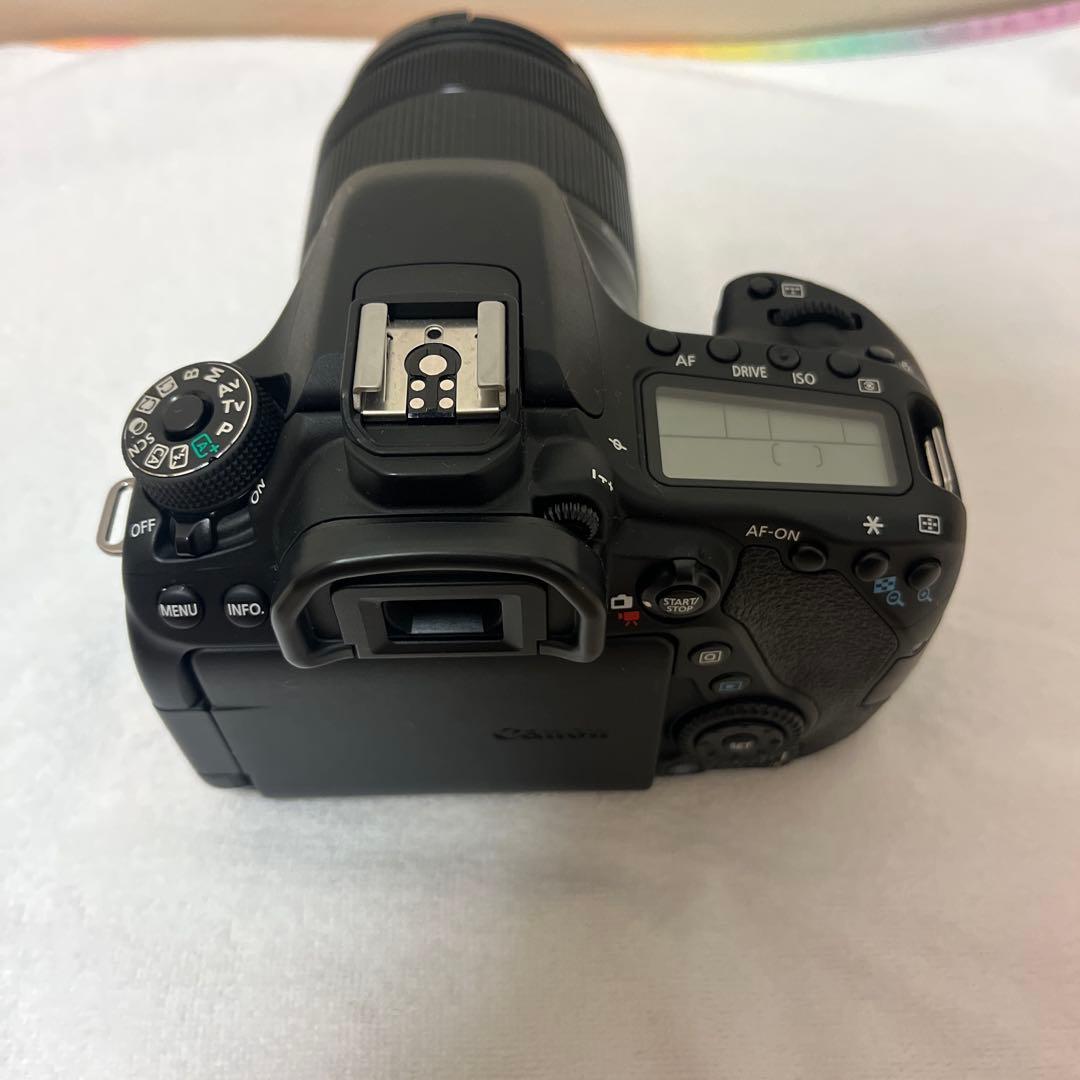 (中古品)EOS 80D EF-S18-135 IS USM レンズキット