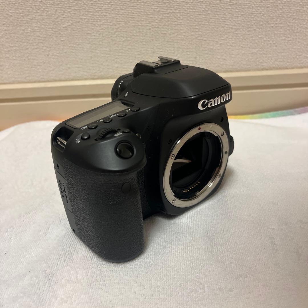 (中古品)EOS 80D EF-S18-135 IS USM レンズキット